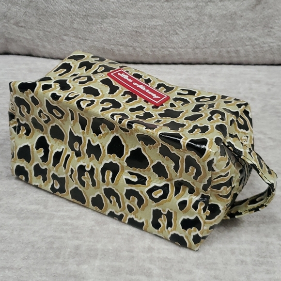 Lou Harvey Animal Print Zip Cosmetic Travel Pouch - Picture 6 of 11